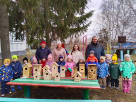 Скворечник — дом веселого скворца! Скворечник — дом веселого скворца!.